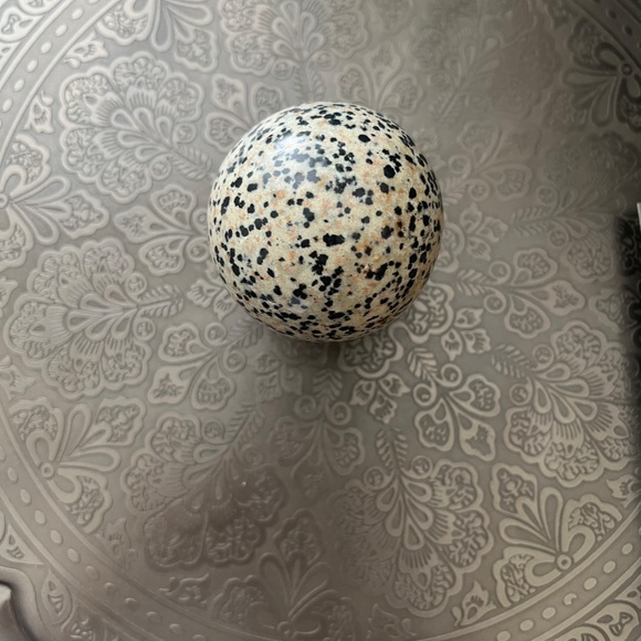 Dalmation Jasper Sphere - Picture 5 of 5